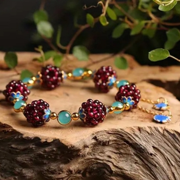 NWT Dainty Raspberry Garnet Polished Beads Braid Stretch Bracelet Weave Beads - Picture 3 of 4